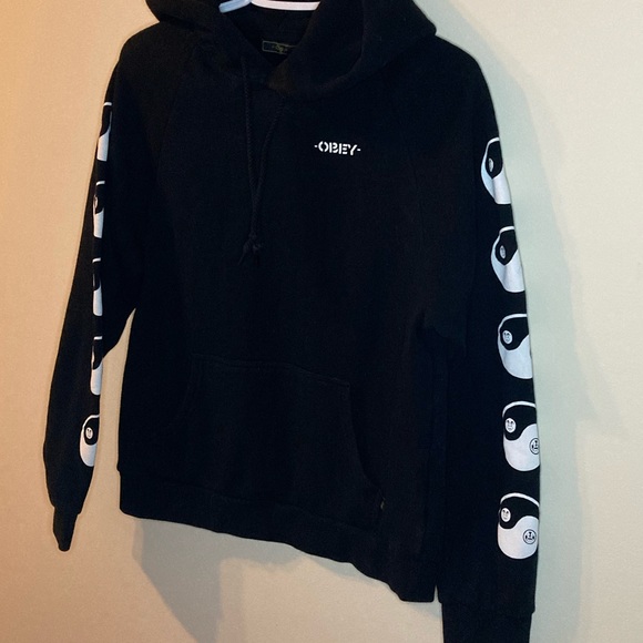- Yin Yang obey hoodie - Picture 2 of 5
